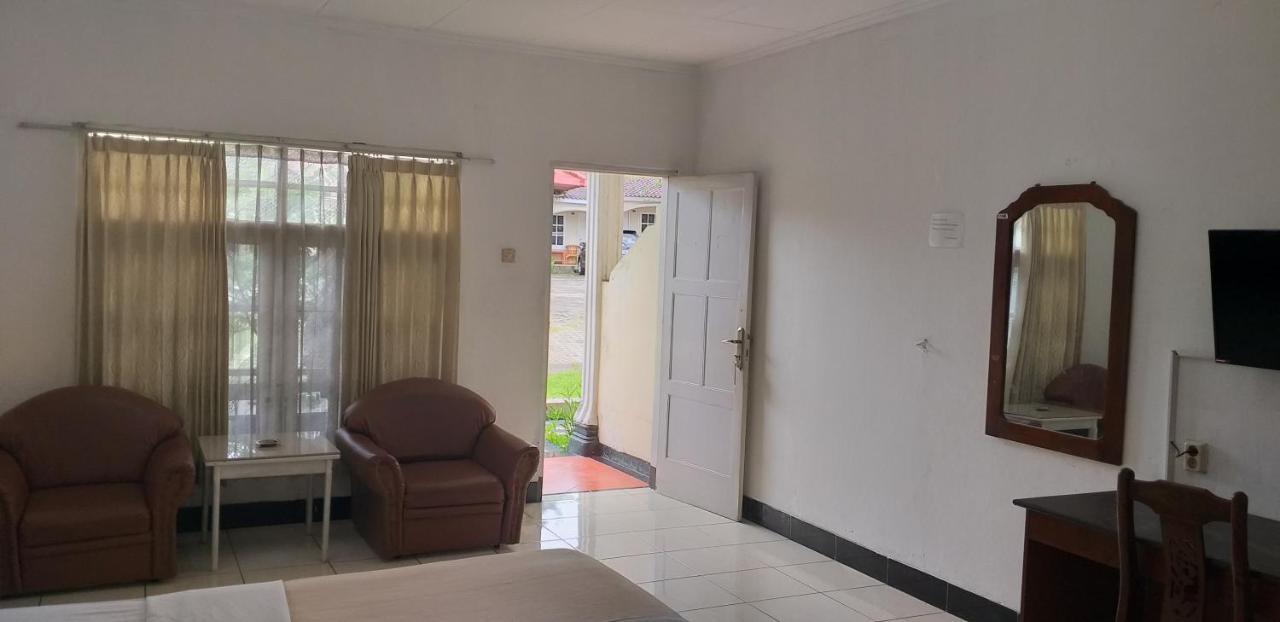Intan Hotel Purwakarta Dış mekan fotoğraf