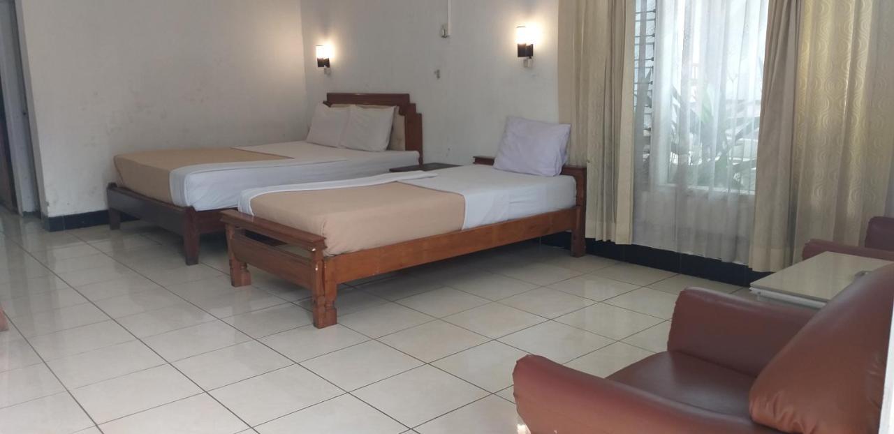 Intan Hotel Purwakarta Dış mekan fotoğraf