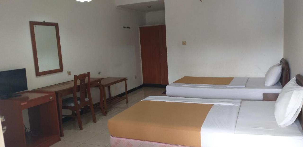 Intan Hotel Purwakarta Dış mekan fotoğraf