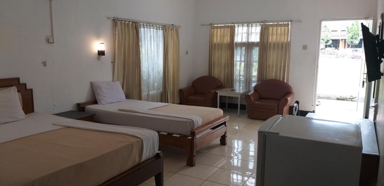 Intan Hotel Purwakarta Dış mekan fotoğraf