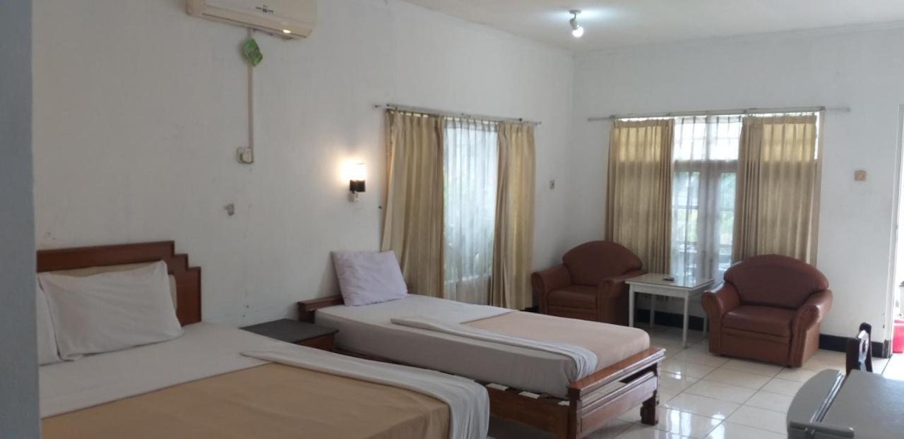 Intan Hotel Purwakarta Dış mekan fotoğraf