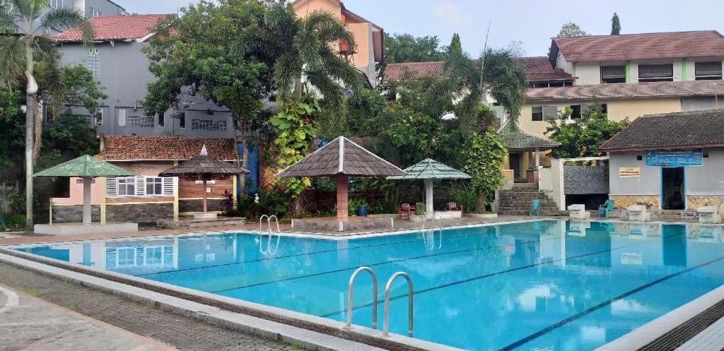 Intan Hotel Purwakarta Dış mekan fotoğraf