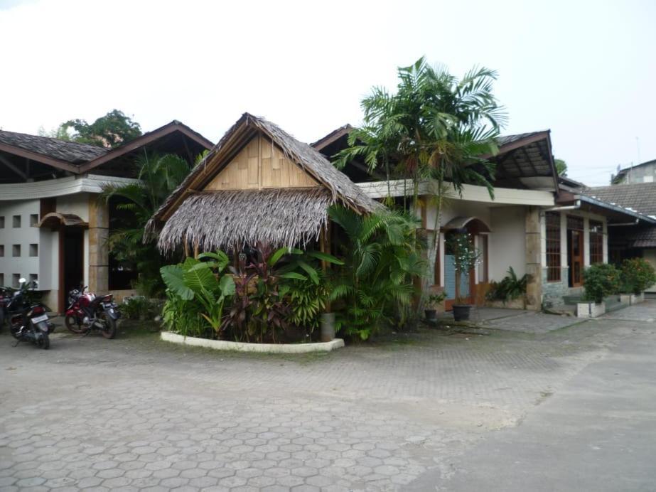 Intan Hotel Purwakarta Dış mekan fotoğraf